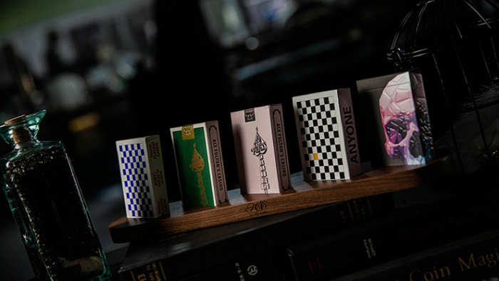 우든 사이드웨이 디스플레이 배튼Wooden Sideways Playing Card Display Batten (5 Decks) by TCC - 이미지 2