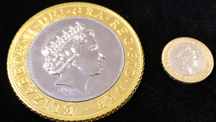 JUMBO £2 (pound sterling) coin - Trick - 이미지 4
