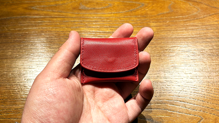 The Cowhide Coin Wallet (Red) by Bacon Magic - Trick - 이미지 5